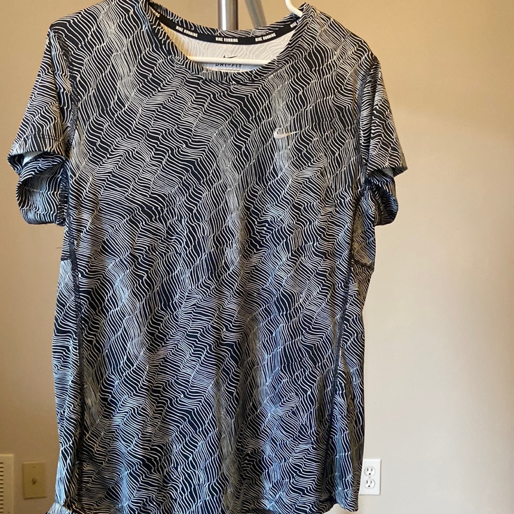 Nike fri-fit running top. XL